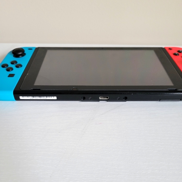 Nintendo switch console bundle - Picture 3 of 9